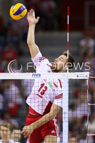  03.07.2015 KRAKOW <br />
SIATKOWKA MEZCZYZN LIGA SWIATOWA 2015 <br />
FIVB VOLLEYBALL WORLD LEAGUE 2015 <br />
MECZ POLSKA - USA ( POLAND - UNITED STATES ) <br />
N/Z MICHAL KUBIAK SYLWETKA ATAK<br />
 