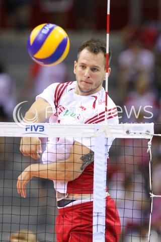  03.07.2015 KRAKOW <br />
SIATKOWKA MEZCZYZN LIGA SWIATOWA 2015 <br />
FIVB VOLLEYBALL WORLD LEAGUE 2015 <br />
MECZ POLSKA - USA ( POLAND - UNITED STATES ) <br />
N/Z BARTOSZ KUREK SYLWETKA ATAK<br />
 