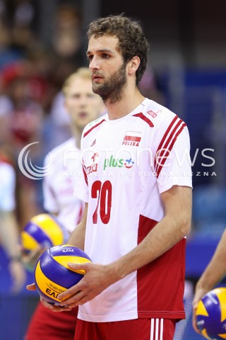  03.07.2015 KRAKOW <br />
SIATKOWKA MEZCZYZN LIGA SWIATOWA 2015 <br />
FIVB VOLLEYBALL WORLD LEAGUE 2015 <br />
MECZ POLSKA - USA ( POLAND - UNITED STATES ) <br />
N/Z MATEUSZ MIKA SYLWETKA ATAK<br />
 