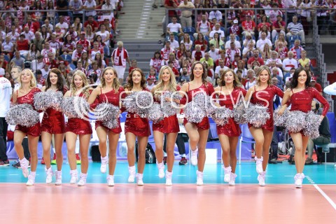 03.07.2015 KRAKOW <br />
SIATKOWKA MEZCZYZN LIGA SWIATOWA 2015 <br />
FIVB VOLLEYBALL WORLD LEAGUE 2015 <br />
MECZ POLSKA - USA ( POLAND - UNITED STATES ) <br />
N/Z CHEERLEADERS CHEERLEADERKI ZESPOL FLEX SOPOT KOBIETY DZIEWCZYNY TANCERKI<br />
 