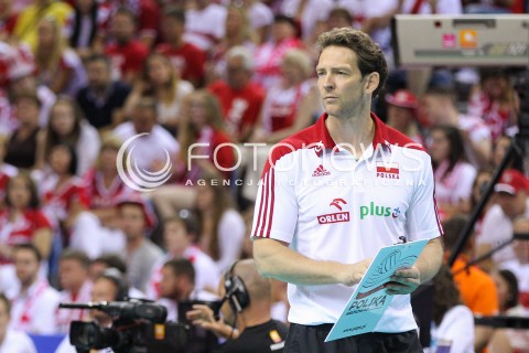  04.07.2015 KRAKOW <br />SIATKOWKA MEZCZYZN LIGA SWIATOWA 2015 <br />FIVB VOLLEYBALL WORLD LEAGUE 2015 <br />MECZ POLSKA - USA ( POLAND - UNITED STATES ) <br />N/Z STEPHANE ANTIGA TRENER ( HEAD COACH ) SYLWETKA <br /> 