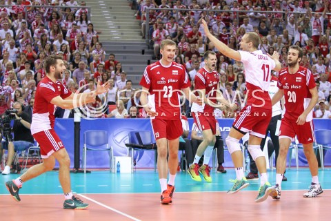  04.07.2015 KRAKOW <br />SIATKOWKA MEZCZYZN LIGA SWIATOWA 2015 <br />FIVB VOLLEYBALL WORLD LEAGUE 2015 <br />MECZ POLSKA - USA ( POLAND - UNITED STATES ) <br />N/Z GRZEGORZ LOMACZ MATEUSZ BIENIEK RADOSC EMOCJE <br /> 