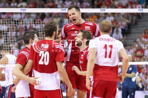  04.07.2015 KRAKOW <br />SIATKOWKA MEZCZYZN LIGA SWIATOWA 2015 <br />FIVB VOLLEYBALL WORLD LEAGUE 2015 <br />MECZ POLSKA - USA ( POLAND - UNITED STATES ) <br />N/Z BARTOSZ KUREK RADOSC EMOCJE <br /> 