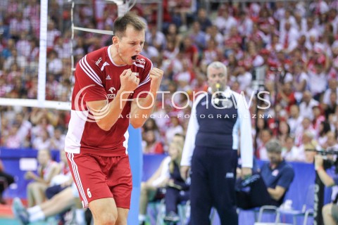  04.07.2015 KRAKOW <br />SIATKOWKA MEZCZYZN LIGA SWIATOWA 2015 <br />FIVB VOLLEYBALL WORLD LEAGUE 2015 <br />MECZ POLSKA - USA ( POLAND - UNITED STATES ) <br />N/Z BARTOSZ KUREK RADOSC EMOCJE SYLWETKA <br /> 