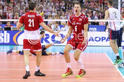  04.07.2015 KRAKOW <br />SIATKOWKA MEZCZYZN LIGA SWIATOWA 2015 <br />FIVB VOLLEYBALL WORLD LEAGUE 2015 <br />MECZ POLSKA - USA ( POLAND - UNITED STATES ) <br />N/Z BARTOSZ KUREK RADOSC EMOCJE SYLWETKA <br /> 