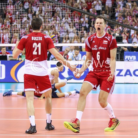  04.07.2015 KRAKOW <br />SIATKOWKA MEZCZYZN LIGA SWIATOWA 2015 <br />FIVB VOLLEYBALL WORLD LEAGUE 2015 <br />MECZ POLSKA - USA ( POLAND - UNITED STATES ) <br />N/Z BARTOSZ KUREK RADOSC EMOCJE SYLWETKA RAFAL BUSZEK <br /> 