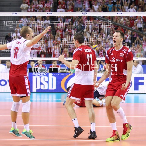  04.07.2015 KRAKOW <br />SIATKOWKA MEZCZYZN LIGA SWIATOWA 2015 <br />FIVB VOLLEYBALL WORLD LEAGUE 2015 <br />MECZ POLSKA - USA ( POLAND - UNITED STATES ) <br />N/Z BARTOSZ KUREK RADOSC EMOCJE SYLWETKA RAFAL BUSZEK PAWEL ZATORSKI <br /> 