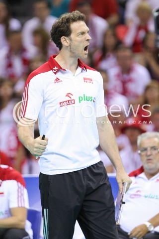  04.07.2015 KRAKOW <br />SIATKOWKA MEZCZYZN LIGA SWIATOWA 2015 <br />FIVB VOLLEYBALL WORLD LEAGUE 2015 <br />MECZ POLSKA - USA ( POLAND - UNITED STATES ) <br />N/Z STEPHANE ANTIGA TRENER ( HEAD COACH ) RADOSC EMOCJE SYLWETKA <br /> 