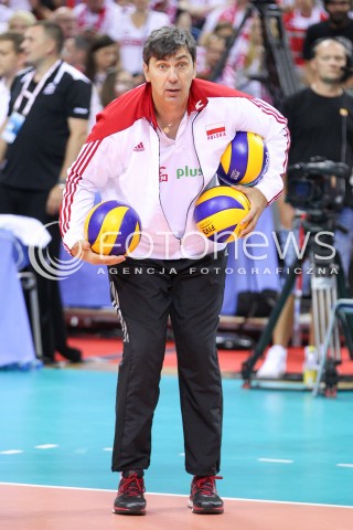  04.07.2015 KRAKOW <br />SIATKOWKA MEZCZYZN LIGA SWIATOWA 2015 <br />FIVB VOLLEYBALL WORLD LEAGUE 2015 <br />MECZ POLSKA - USA ( POLAND - UNITED STATES ) <br />N/Z PHILIPPE BLAIN II TRENER ( ASSISTANT COACH ) SYLWETKA <br /> 