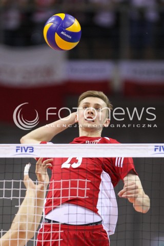  04.07.2015 KRAKOW <br />SIATKOWKA MEZCZYZN LIGA SWIATOWA 2015 <br />FIVB VOLLEYBALL WORLD LEAGUE 2015 <br />MECZ POLSKA - USA ( POLAND - UNITED STATES ) <br />N/Z MATEUSZ BIENIEK SYLWETKA ATAK<br /> 