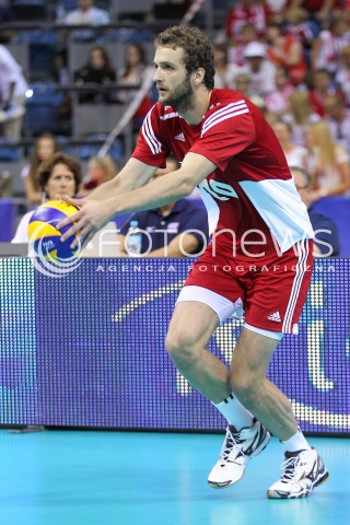  04.07.2015 KRAKOW <br />SIATKOWKA MEZCZYZN LIGA SWIATOWA 2015 <br />FIVB VOLLEYBALL WORLD LEAGUE 2015 <br />MECZ POLSKA - USA ( POLAND - UNITED STATES ) <br />N/Z MATEUSZ MIKA SYLWETKA <br /> 