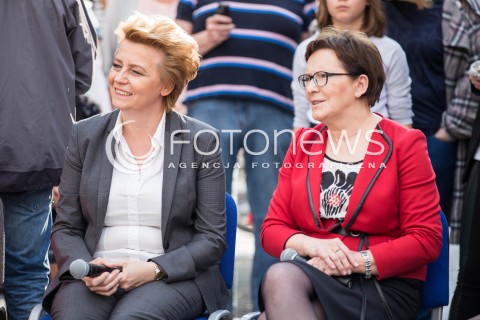  13.07.2015 LODZ<br />SPOTKANIE PREMIER EWY KOPACZ Z WYBORCAMI W LODZI<br />N/Z PREMIER EWA KOPACZ HANNA ZDANOWSKA<br /> 