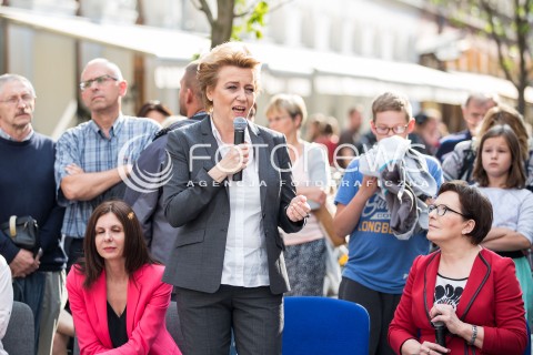  13.07.2015 LODZ<br />SPOTKANIE PREMIER EWY KOPACZ Z WYBORCAMI W LODZI<br />N/Z PREMIER EWA KOPACZ HANNA ZDANOWSKA<br /> 