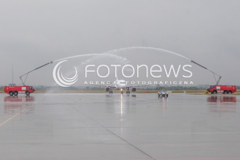  14.07.2015 LOTNISKO JASIONKA<br />INAUGURACJA POLACZENIA RZESZOW - EDYNBURG CZESKICH LINII LOTNICZYCH CSA CZECH AIRLINES W PORCIE LOTNICZYM RZESZOW JASIONKA<br />N/Z SAMOLOT AIRBUS A319 LINII CSA AIRLINES REJESTRACJA OK-NEO , SALUT WODNY<br /> 