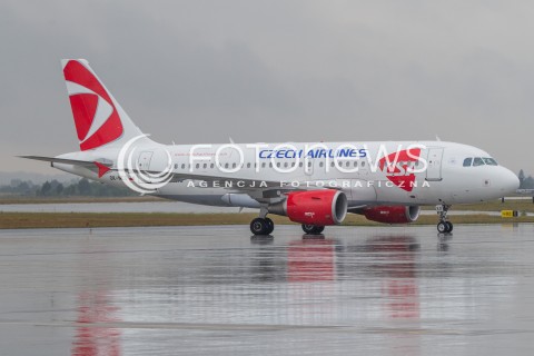  14.07.2015 LOTNISKO JASIONKA<br />INAUGURACJA POLACZENIA RZESZOW - EDYNBURG CZESKICH LINII LOTNICZYCH CSA CZECH AIRLINES W PORCIE LOTNICZYM RZESZOW JASIONKA<br />N/Z SAMOLOT AIRBUS A319 LINII CSA AIRLINES REJESTRACJA OK-NEO<br /> 