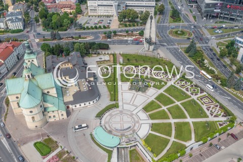  18.07.2015 RZESZOW<br />MIASTO RZESZOW Z LOTU PTAKA<br />N/Z OGRODY BERNARDYNSKIE (C), POMNIK CZYNU REWOLUCYJNEGO (G), SANKTUARIUM MATKI BOZEJ RZESZOWSKIEJ (L)<br /> 