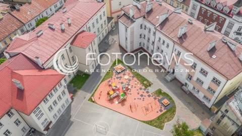  18.07.2015 RZESZOW<br />MIASTO RZESZOW Z LOTU PTAKA<br />N/Z SZKOLA PODSTAWOWA NR 1 IM. ADAMA MICKIEWICZA PRZY ULICY BERNARDYNSKIEJ W RZESZOWIE BOISKO SZKOLNE<br /> 