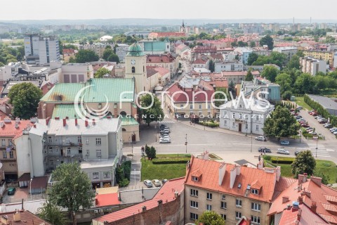  18.07.2015 RZESZOW<br />MIASTO RZESZOW Z LOTU PTAKA<br />N/Z PLAC FARNY (C) , KOSCIOL FARNY RZESZOW FARA (L) , ULICA 3 MAJA W RZESZOWIE (G)<br /> 