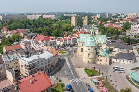  18.07.2015 RZESZOW<br />MIASTO RZESZOW Z LOTU PTAKA<br />N/Z SANKTUARIUM MATKI BOZEJ RZESZOWSKIEJ (P), TEATR IM. WANDY SIEMASZKOWEJ (C), RONDO IGNACEGO TOKARCZUKA (C) ( ULICA SOKOLA , ULICA JANA III SOBIESKIEGO ) <br /> 