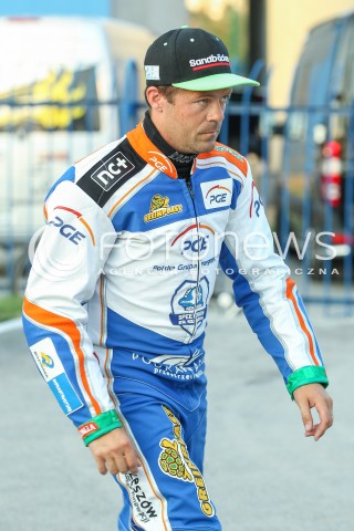  22.07.2015 RZESZOW <br />ZUZEL PGE SPEEDWAY EKSTRALIGA SEASON 2015 <br />MECZ PGE STAL RZESZOW - SPAR FALUBAZ ZIELONA GORA <br />N/Z PETER LJUNG SYLWETKA<br /> 