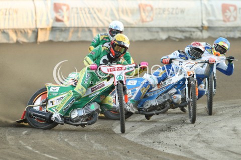  22.07.2015 RZESZOW <br />ZUZEL PGE SPEEDWAY EKSTRALIGA SEASON 2015 <br />MECZ PGE STAL RZESZOW - SPAR FALUBAZ ZIELONA GORA <br />N/Z BIEG NR 2: KRYSTIAN REMPALA (NIEBIESKI), KRYSTIAN PIESZCZEK (ZOLTY), ARTUR CZAJA (CZERWONY), ALEX ZGARDZINSKI (BIALY) <br /> 