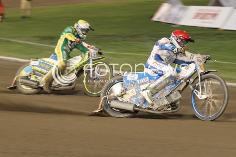  22.07.2015 RZESZOW <br />ZUZEL PGE SPEEDWAY EKSTRALIGA SEASON 2015 <br />MECZ PGE STAL RZESZOW - SPAR FALUBAZ ZIELONA GORA <br />N/Z BIEG NR 11: PETER KILDEMAND (CZERWONY), DARCY WARD (ZOLTY) <br /> 