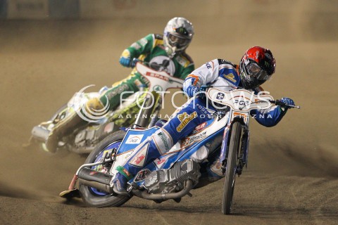  22.07.2015 RZESZOW <br />ZUZEL PGE SPEEDWAY EKSTRALIGA SEASON 2015 <br />MECZ PGE STAL RZESZOW - SPAR FALUBAZ ZIELONA GORA <br />N/Z BIEG NR 13: DARCY WARD  (BIALY), GREG HANCOCK (CZERWONY)<br /> 