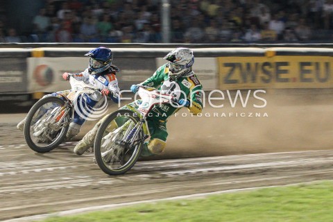  22.07.2015 RZESZOW <br />ZUZEL PGE SPEEDWAY EKSTRALIGA SEASON 2015 <br />MECZ PGE STAL RZESZOW - SPAR FALUBAZ ZIELONA GORA <br />N/Z BIEG NR 14: DARCY WARD (BIALY), ARTUR CZAJA (NIEBIESKI)<br /> 