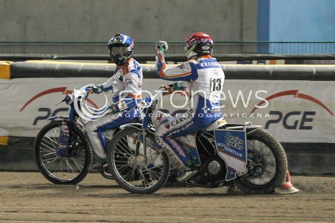  22.07.2015 RZESZOW <br />ZUZEL PGE SPEEDWAY EKSTRALIGA SEASON 2015 <br />MECZ PGE STAL RZESZOW - SPAR FALUBAZ ZIELONA GORA <br />N/Z BIEG NR 15: PETER KILDEMAND (CZERWONY), GREG HANCOCK (NIEBIESKI) RADOSC EMOCJE <br /> 