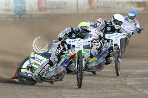  26.07.2015 RZESZOW <br />ZUZEL PGE SPEEDWAY EKSTRALIGA SEASON 2015 <br />MECZ PGE STAL RZESZOW - KS TORUN<br />N/Z BIEG NR 1: CHRIS HOLDER (ZOLTY), GREG HANCOCK (CZERWONY), ADRIAN MIEDZINSKI (BIALY), MIROSLAW JABLONSKI (NIEBIESKI) <br /> 