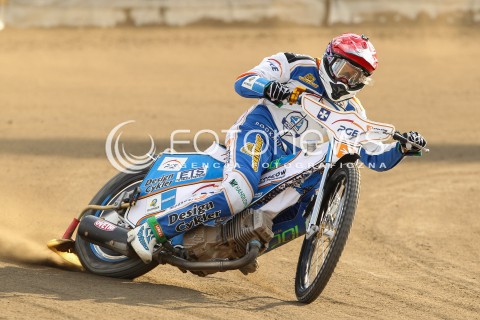  26.07.2015 RZESZOW <br />ZUZEL PGE SPEEDWAY EKSTRALIGA SEASON 2015 <br />MECZ PGE STAL RZESZOW - KS TORUN<br />N/Z BIEG NR 4: PETER KILDEMAND (CZERWONY) <br /> 