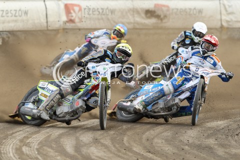  26.07.2015 RZESZOW <br />ZUZEL PGE SPEEDWAY EKSTRALIGA SEASON 2015 <br />MECZ PGE STAL RZESZOW - KS TORUN<br />N/Z BIEG NR 8: PETER KILDEMAND (CZERWONY), ADRIAN MIEDZINSKI (BIALY), KRYSTIAN REMPALA (NIEBIESKI), CHRIS HOLDER (ZOLTY)<br /> 