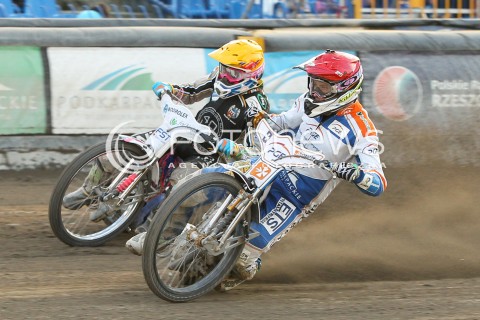  26.07.2015 RZESZOW <br />ZUZEL PGE SPEEDWAY EKSTRALIGA SEASON 2015 <br />MECZ PGE STAL RZESZOW - KS TORUN<br />N/Z BIEG NR 11: PETER KILDEMAND (CZERWONY), GRIGORIJ LAGUTA (ZOLTY)<br /> 