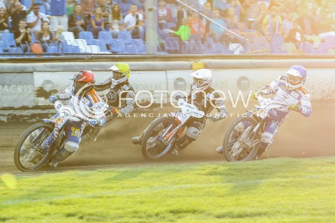  26.07.2015 RZESZOW <br />ZUZEL PGE SPEEDWAY EKSTRALIGA SEASON 2015 <br />MECZ PGE STAL RZESZOW - KS TORUN<br />N/Z BIEG NR 13: KENNI LARSEN (NIEBIESKI), KACPER GOMOLSKI (BIALY), GREG HANCOCK (CZERWONY), JASON DOYLE (ZOLTY)<br /> 