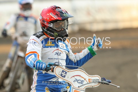  26.07.2015 RZESZOW <br />ZUZEL PGE SPEEDWAY EKSTRALIGA SEASON 2015 <br />MECZ PGE STAL RZESZOW - KS TORUN<br />N/Z BIEG NR 14: GREG HANCOCK (CZERWONY) RADOSC EMOCJE<br /> 