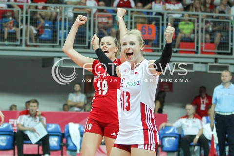  02.08.2015 LUBLIN <br />SIATKOWKA KOBIET  WORLD GRAND PRIX II DYWIZJI 2015 FIVB VOLLEYBALL <br />MECZ POLSKA - HOLANDIA ( POLAND - NETHERLANDS ) <br />N/Z AGATA DURAJCZYK EWELINA SIECZKA RADOSC EMOCJE SYLWETKA <br /> 