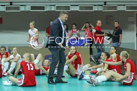  02.08.2015 LUBLIN <br />SIATKOWKA KOBIET  WORLD GRAND PRIX II DYWIZJI 2015 FIVB VOLLEYBALL <br />MECZ POLSKA - HOLANDIA ( POLAND - NETHERLANDS ) <br />N/Z REPREZENTACJA POLSKI SIATKAREK SMUTEK PORAZKA PRZEGRANA PAWEL PAPKE<br /> 