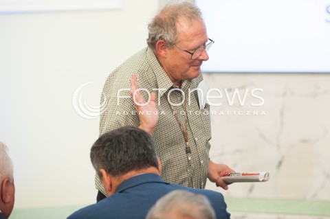  04.08.2015 WARSZAWA<br />GALA WRECZENIA NAGRODY SOLIDARNOSCI<br />N/Z ADAM MICHNIK<br /> 