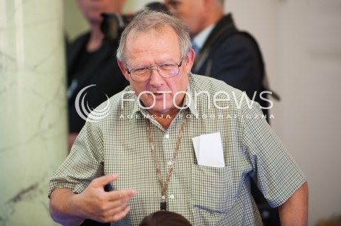  04.08.2015 WARSZAWA<br />GALA WRECZENIA NAGRODY SOLIDARNOSCI<br />N/Z ADAM MICHNIK<br /> 