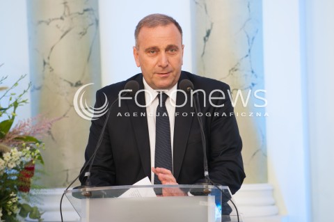  04.08.2015 WARSZAWA<br />GALA WRECZENIA NAGRODY SOLIDARNOSCI<br />N/Z MINISTER SPRAW ZAGRANICZNYCH GRZEGORZ SCHETYNA<br /> 