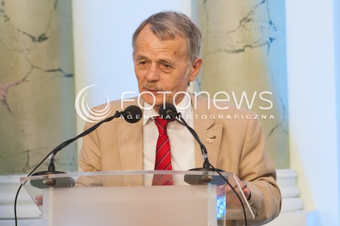  04.08.2015 WARSZAWA<br />GALA WRECZENIA NAGRODY SOLIDARNOSCI<br />N/Z MUISTAFA DZEMILEW<br /> 