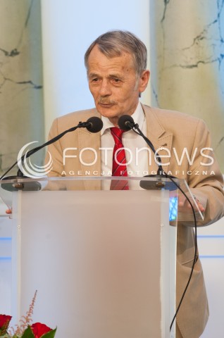  04.08.2015 WARSZAWA<br />GALA WRECZENIA NAGRODY SOLIDARNOSCI<br />N/Z MUISTAFA DZEMILEW<br /> 