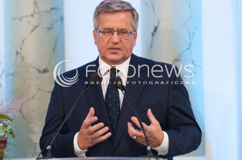  04.08.2015 WARSZAWA<br />GALA WRECZENIA NAGRODY SOLIDARNOSCI<br />N/Z PREZYDENT RP BRONISLAW KOMOROWSKI<br /> 