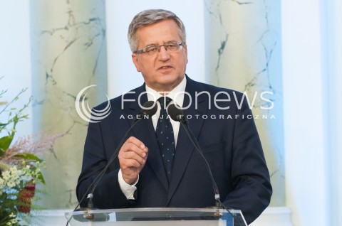  04.08.2015 WARSZAWA<br />GALA WRECZENIA NAGRODY SOLIDARNOSCI<br />N/Z PREZYDENT RP BRONISLAW KOMOROWSKI<br /> 