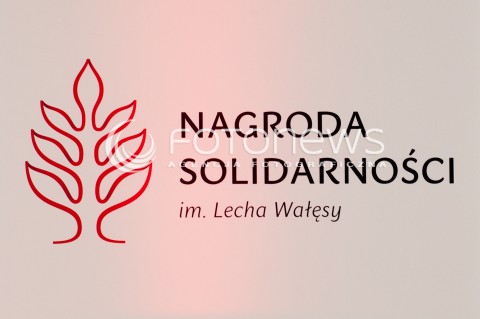  04.08.2015 WARSZAWA<br />GALA WRECZENIA NAGRODY SOLIDARNOSCI<br />N/Z LOGO NAPIS NAGRODA SOLIDARNOSCI IM LECHA WALESY<br /> 