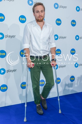  05.08.2015 WARSAWA<br />
PREZENTACJA JESIENNEJ OFERTY PROGRAMOWEJ TVN<br />
N/Z MATEUSZ JANICKI KONTUZJA O KULACH KULE<br />
 