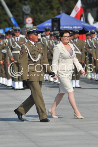  06.08.2015 WARSZAWA<br />INAUGURACJA PREZYDENTA RP ANDRZEJA DUDY<br />UROCZYSTOSC PRZYJECIA PRZEZ PREZYDENTA RP ZWIERZCHNICTWA NAD SILAMI ZBROJNYMI<br />N/Z PREMIER EWA KOPACZ<br /> 