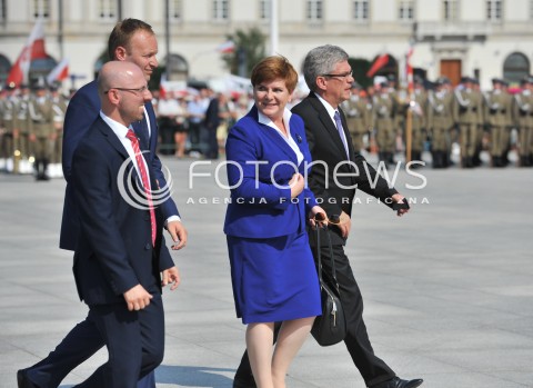 06.08.2015 WARSZAWA<br />INAUGURACJA PREZYDENTA RP ANDRZEJA DUDY<br />UROCZYSTOSC PRZYJECIA PRZEZ PREZYDENTA RP ZWIERZCHNICTWA NAD SILAMI ZBROJNYMI<br />N/Z BEATA SZYDLO<br /> 