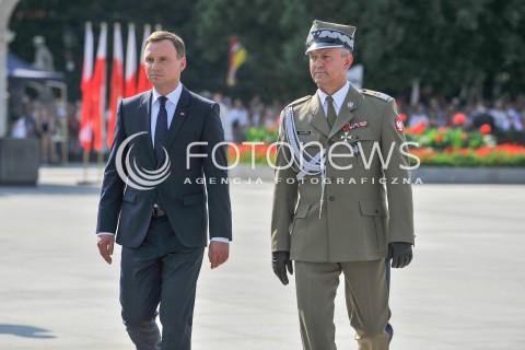  06.08.2015 WARSZAWA<br />INAUGURACJA PREZYDENTA RP ANDRZEJA DUDY<br />UROCZYSTOSC PRZYJECIA PRZEZ PREZYDENTA RP ZWIERZCHNICTWA NAD SILAMI ZBROJNYMI<br />N/Z PREZYDENT ANDRZEJ DUDA GENERAL WIESLAW GRUDZINSKI<br /> 