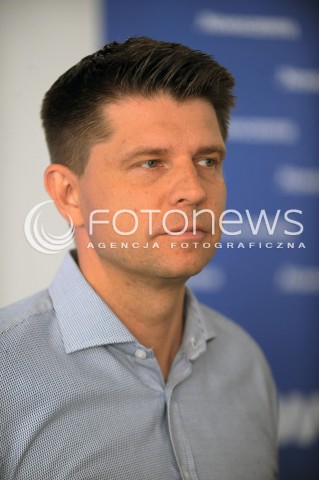  14.08.2015 WARSZAWA<br />RYSZARD PETRU PRZEDSTAWIA NOWE LOGO STOWARZYSZENIA NOWOCZESNA<br />N/Z RYSZARD PETRU<br /> 